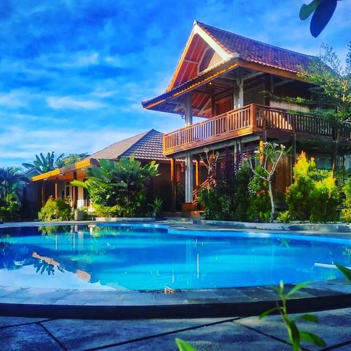 Peraja Bungalows Loyok Sangyang Экстерьер фото