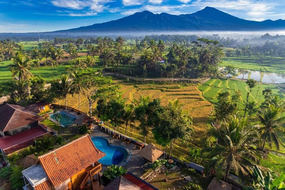 Peraja Bungalows Loyok Sangyang Экстерьер фото