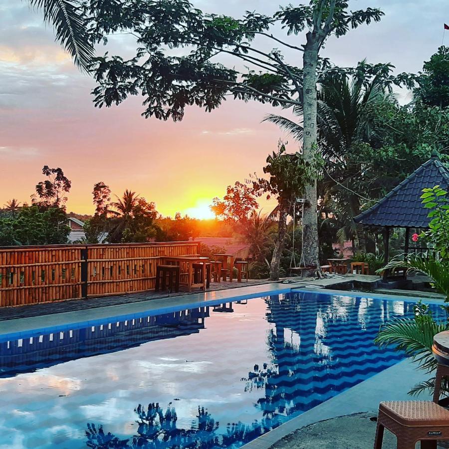 Peraja Bungalows Loyok Sangyang Экстерьер фото