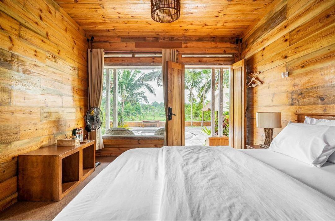 Peraja Bungalows Loyok Sangyang Экстерьер фото