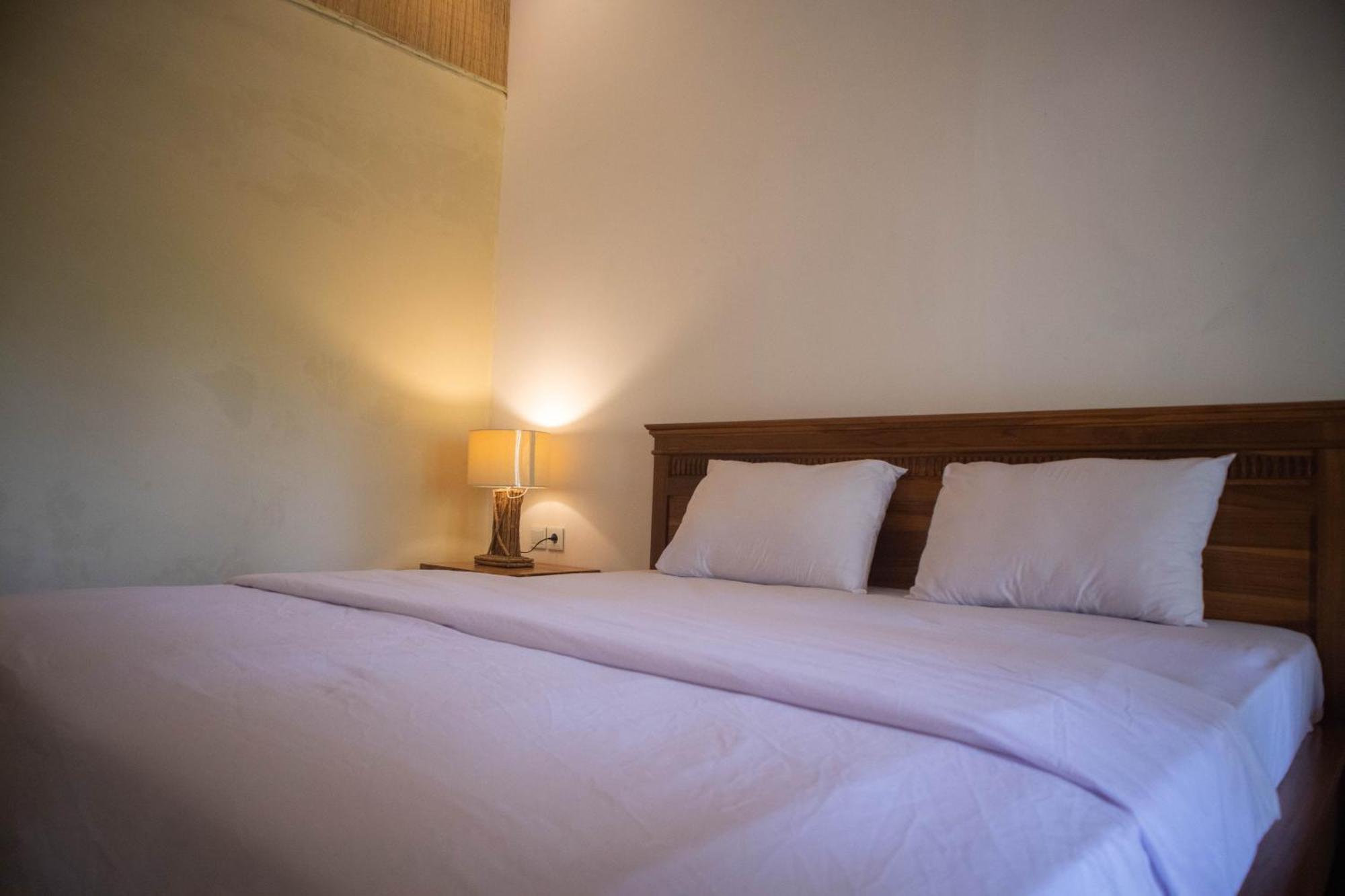 Peraja Bungalows Loyok Sangyang Номер фото